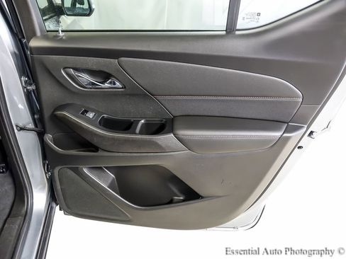 Used 2023 Chevrolet Traverse RS image 25
