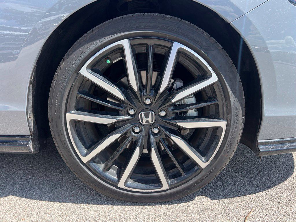 Used 2023 Honda Accord Touring image 13