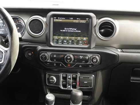 Used 2022 Jeep Wrangler Unlimited Sahara image 13
