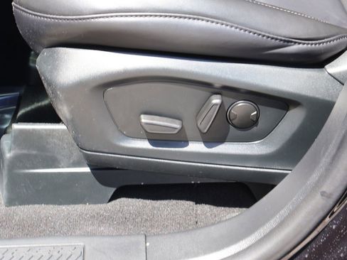 Used 2024 Ford Explorer XLT w/ Equipment Group 202A AWD/4WD image 26