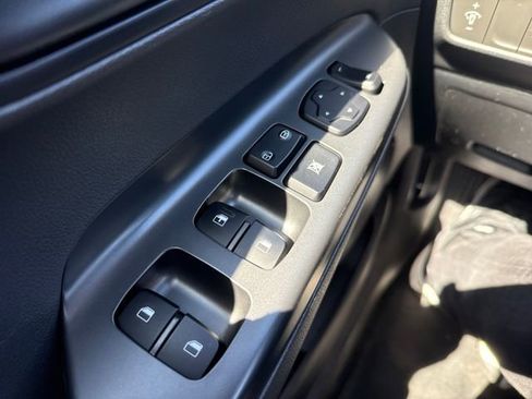 Used 2019 Hyundai Kona SE FWD image 25