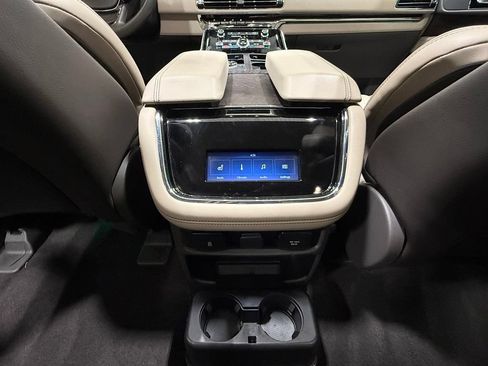 Used 2024 Lincoln Navigator L Reserve AWD/4WD image 38