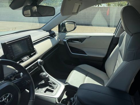 Used 2020 Toyota RAV4 XLE Premium w/ All Weather Liner Package FWD image 14