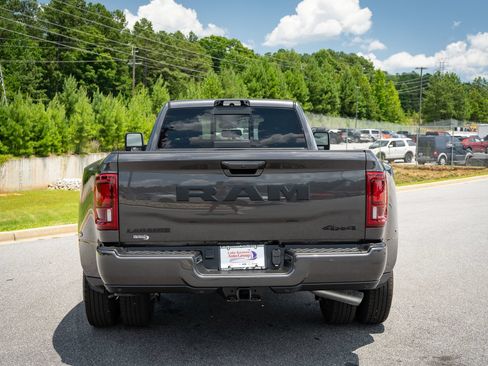 New 2026 RAM 3500 Laramie AWD/4WD image 16