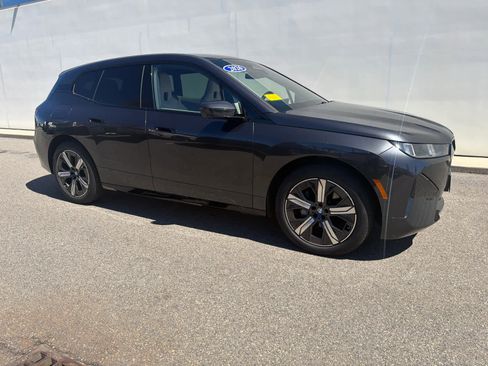 Used 2026 BMW iX xDrive45 w/ Premium Package AWD/4WD image 21