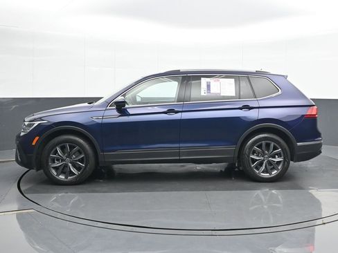 Used 2022 Volkswagen Tiguan SE image 3