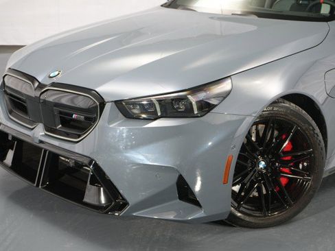 Used 2026 BMW M5 w/ Carbon Package image 7