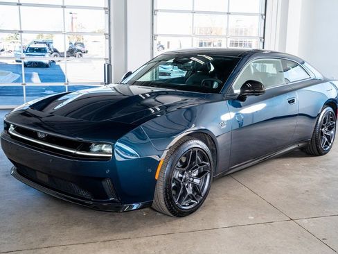 Used 2024 Dodge Charger R/T w/ Plus Group image 11