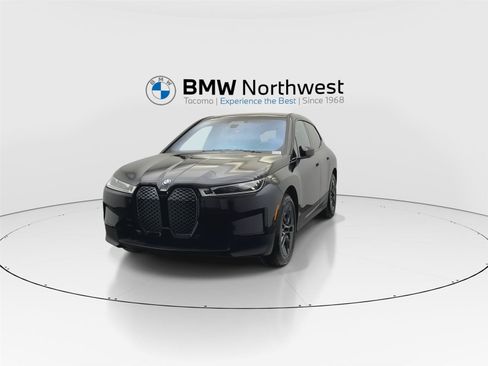 Certified 2024 BMW iX xDrive50 w/ Premium Package AWD/4WD image 8