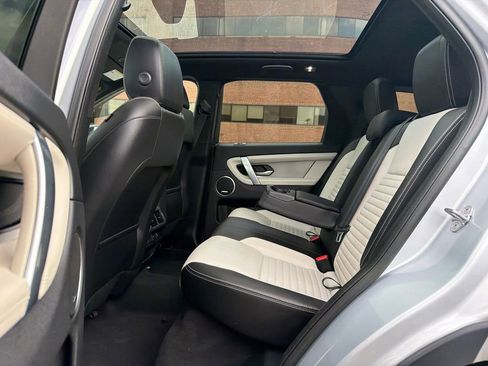 Used 2023 Land Rover Discovery Sport SE R-Dynamic AWD/4WD image 18