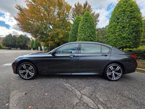 Used 2019 BMW 750i xDrive w/ Executive Package image 2