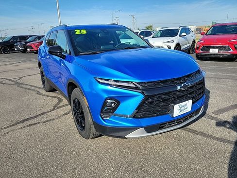 Used 2025 Chevrolet Blazer LT w/ Convenience Package AWD/4WD image 3
