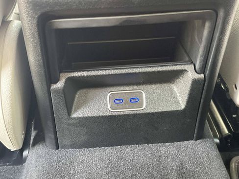 Certified 2025 Mercedes-Benz GLE 450 4MATIC image 17