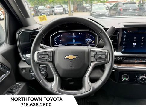 Used 2023 Chevrolet Silverado 1500 LT AWD/4WD image 7