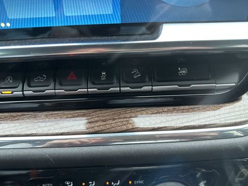 Used 2024 Chevrolet Silverado 1500 LT Trail Boss w/ LT Trail Boss Premium Package image 20