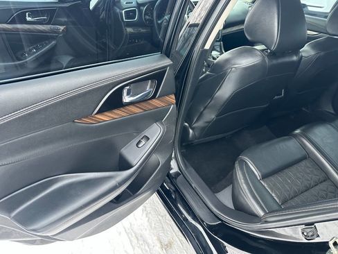 Used 2017 Nissan Maxima Platinum image 11