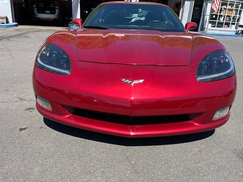 Used 2008 Chevrolet Corvette Coupe w/ Z51 Performance Package RWD image 9