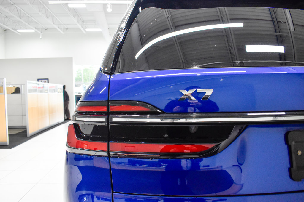 Used 2023 BMW X7 M60i w/ Executive Package AWD/4WD image 12