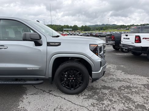 Used 2024 GMC Sierra 1500 Elevation AWD/4WD image 2