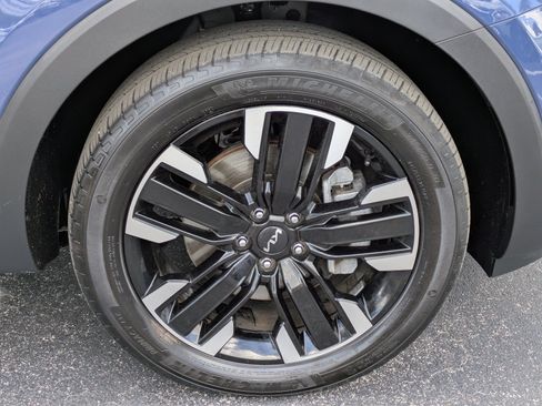 Certified 2025 Kia Telluride SX Prestige AWD/4WD image 9