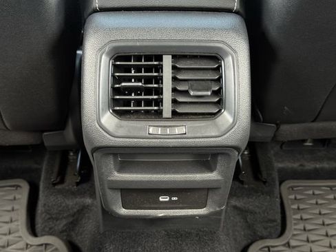 Used 2022 Volkswagen Taos SE FWD image 28