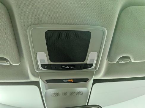 Used 2023 Honda HR-V LX image 23