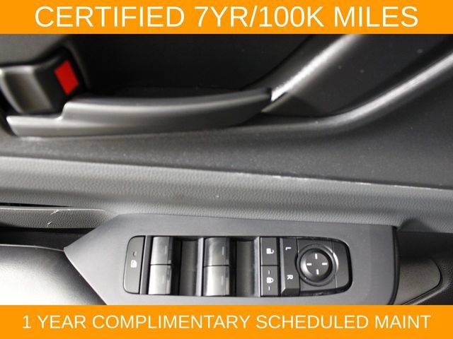 Used 2025 Toyota Prius LE FWD image 16