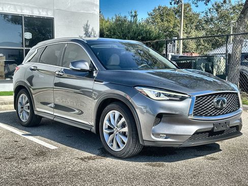 Used 2019 INFINITI QX50 Luxe w/ Navigation Package FWD image 8