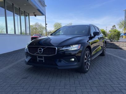 Used 2022 Volvo V60 T5 Cross Country w/ Advanced Package