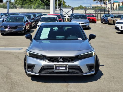 Used 2022 Honda Civic Sport image 2