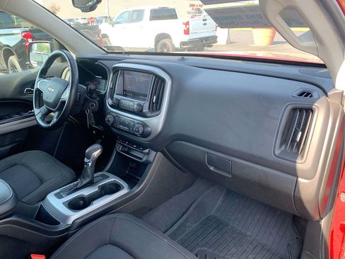 Used 2022 Chevrolet Colorado LT w/ LT Convenience Package AWD/4WD image 25