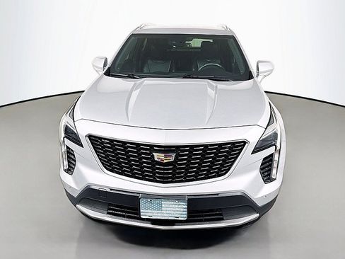 Used 2019 Cadillac XT4 Premium Luxury FWD image 2