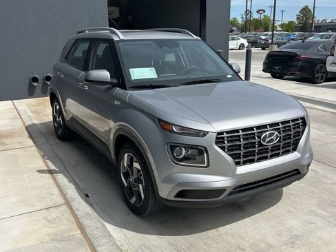 New 2026 Hyundai Venue SEL FWD image 3