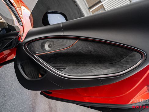 Used 2023 McLaren Artura image 37