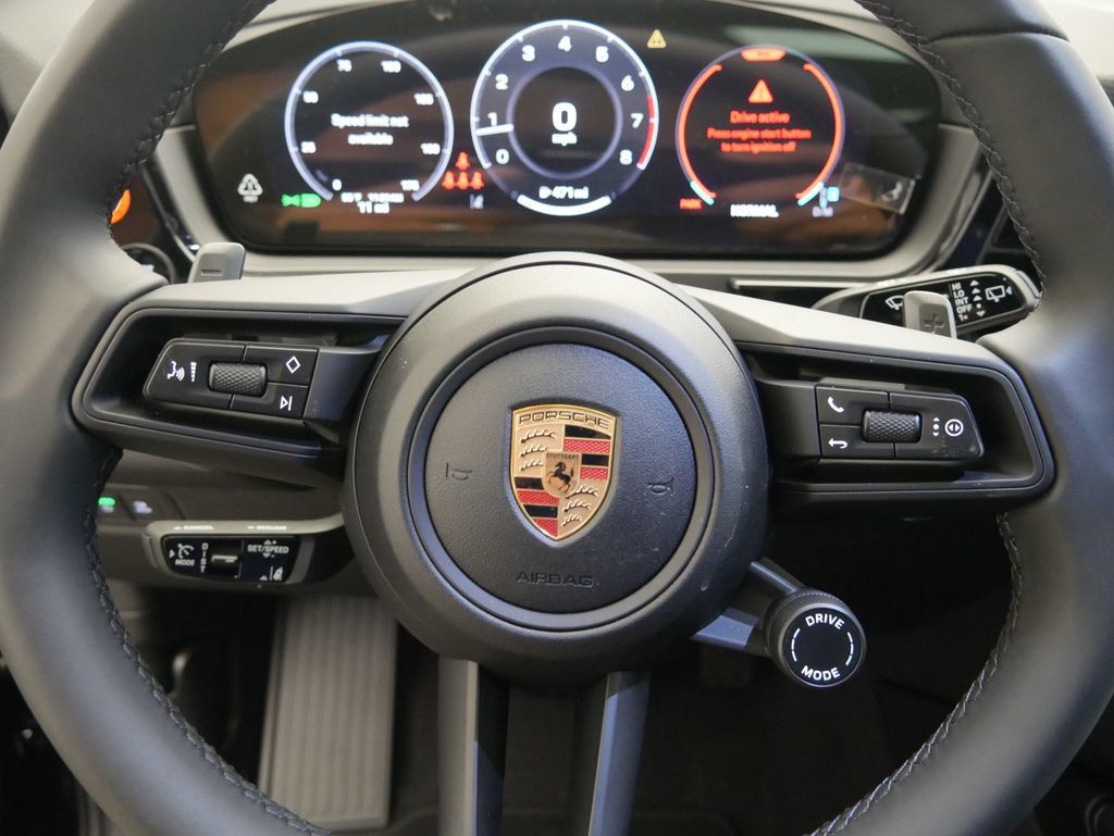 Certified 2026 Porsche Cayenne AWD/4WD image 43