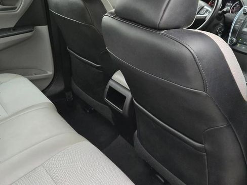 Used 2016 Toyota Camry SE FWD image 10