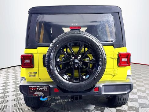 Used 2022 Jeep Wrangler Unlimited Sahara w/ Safety Group AWD/4WD image 6