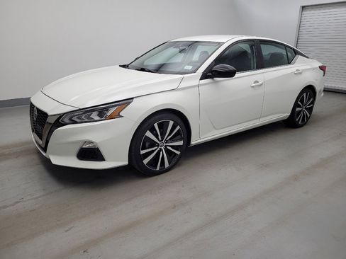 Used 2022 Nissan Altima 2.5 SR FWD image 2