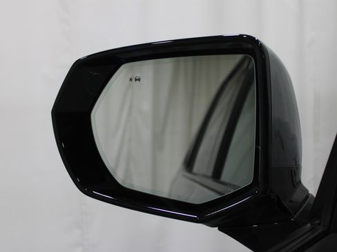 Used 2024 Chevrolet Tahoe Z71 w/ Luxury Package image 13