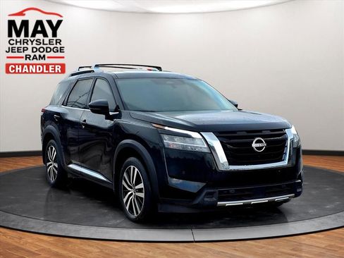 Used 2024 Nissan Pathfinder Platinum w/ Cargo Package image 21