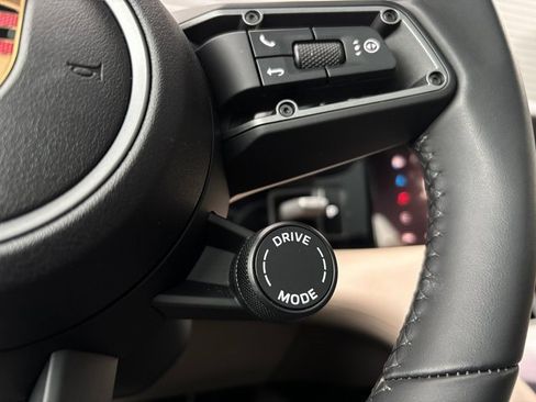 Certified 2025 Porsche Taycan image 17