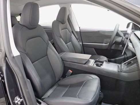 Used 2026 Tesla Model Y Long Range image 29