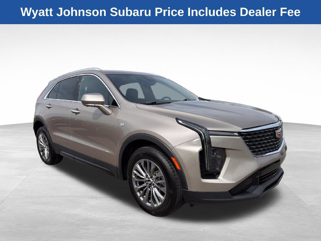 Used 2025 Cadillac XT4 Premium Luxury FWD image 14