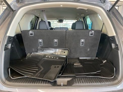 Used 2025 Honda Pilot EX-L image 8