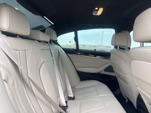 Used 2019 BMW 530e w/ Premium Package RWD image 30