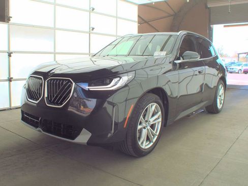 Used 2025 BMW X3 xDrive30i w/ Premium Package AWD/4WD image 1