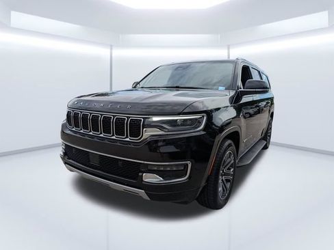 Used 2024 Jeep Wagoneer L Series II RWD image 8