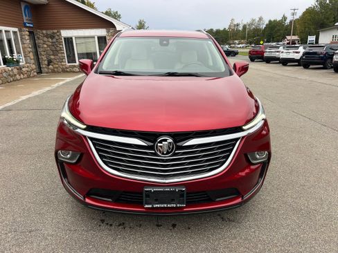 Used 2022 Buick Enclave Essence AWD/4WD image 2