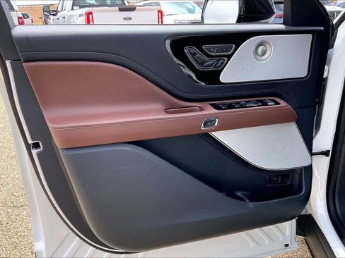 New 2026 Lincoln Aviator Reserve AWD/4WD image 10