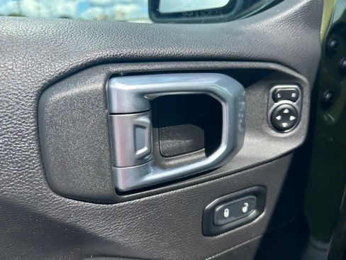 Used 2022 Jeep Gladiator Rubicon w/ Cold Weather Group AWD/4WD image 16